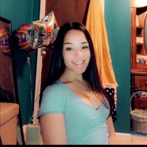 Meet your Posher, Camille